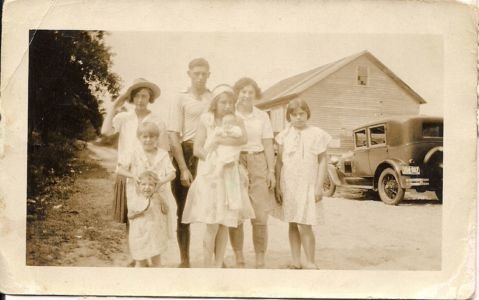Smith children on the farm in Hillsdale